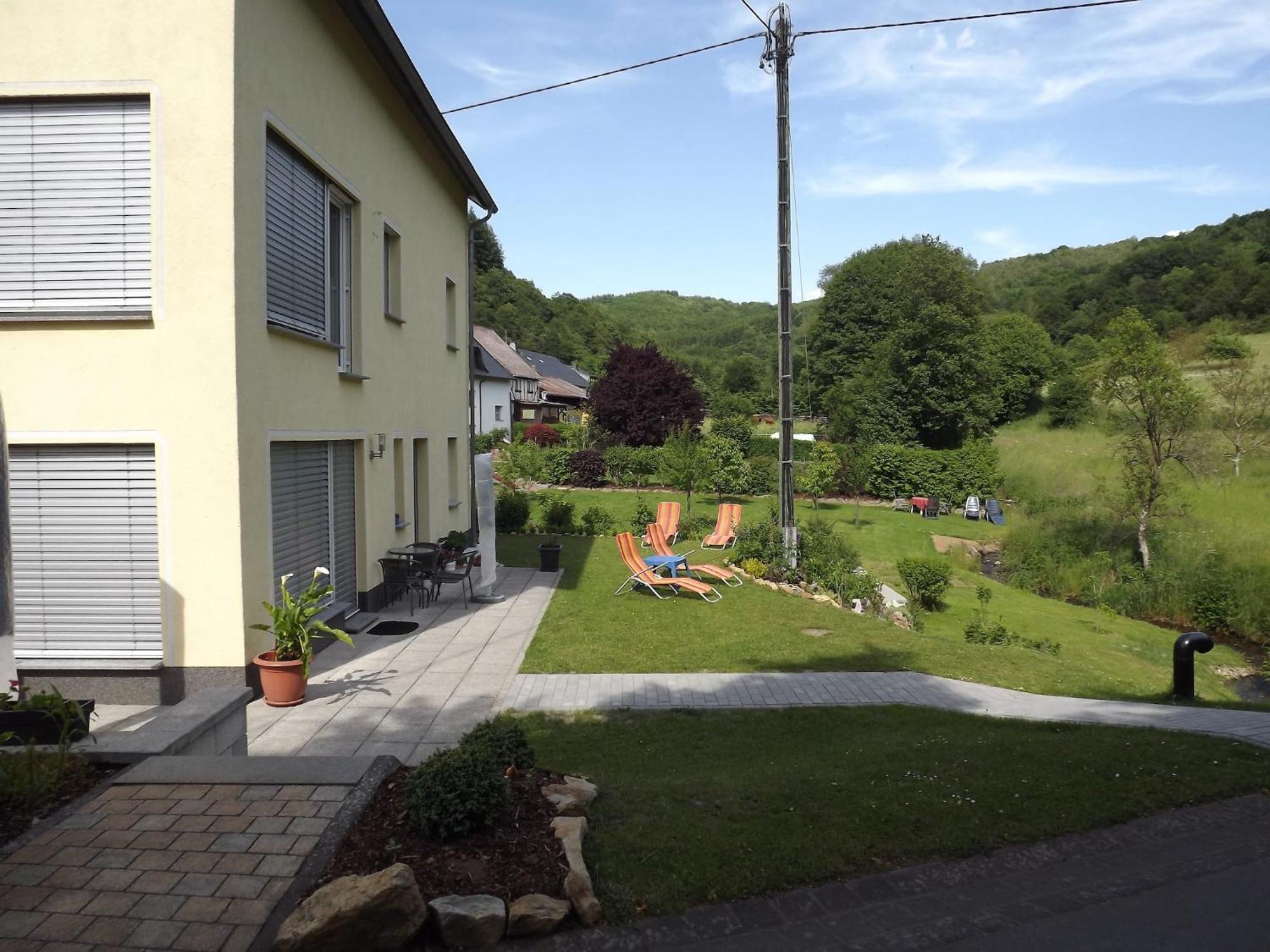 Apartment With Terrace And View Merschbach Екстер'єр фото